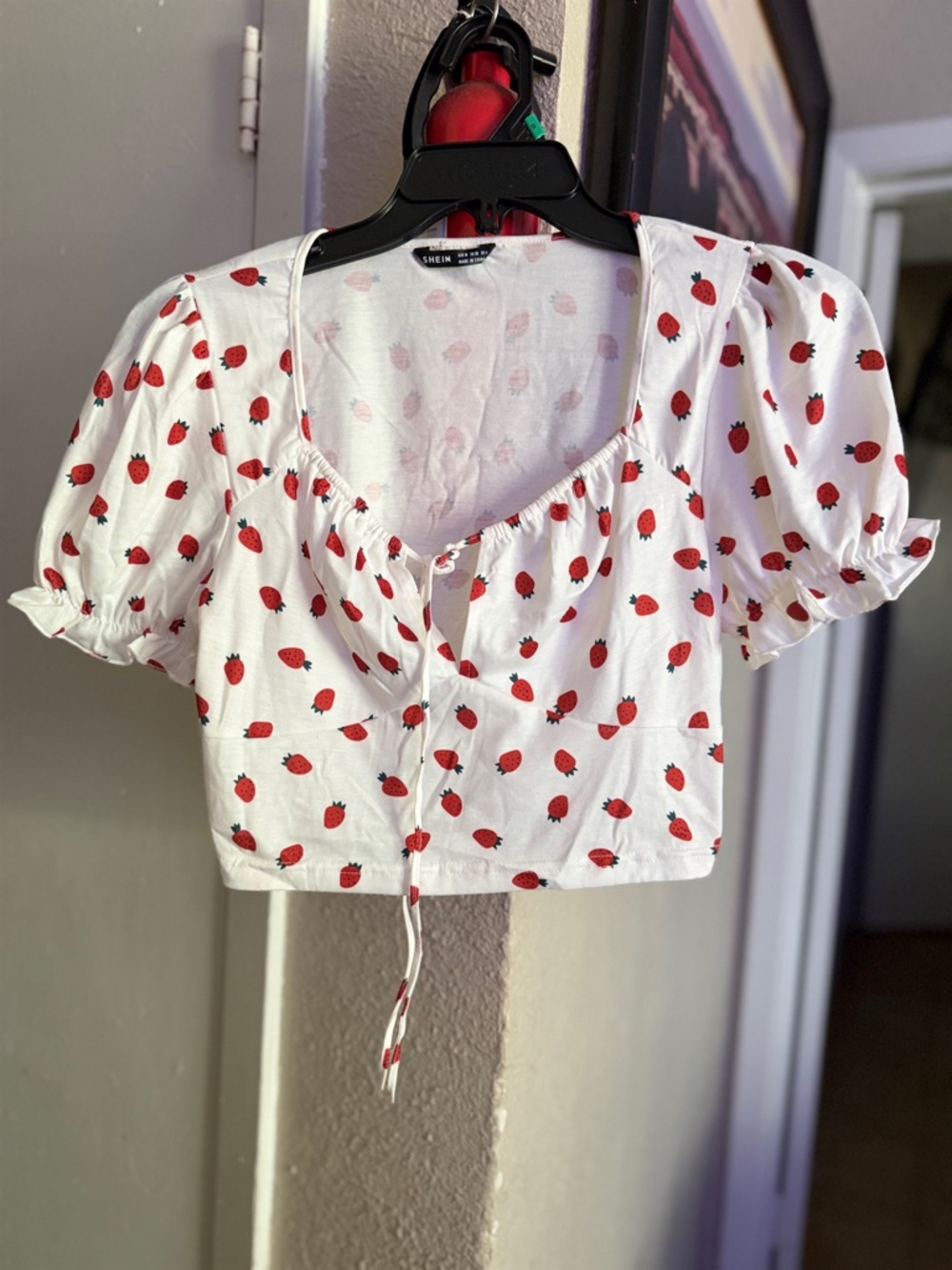 SHEIN White Strawberry-Print Cropped Puff Sleeve Top with Front Tie